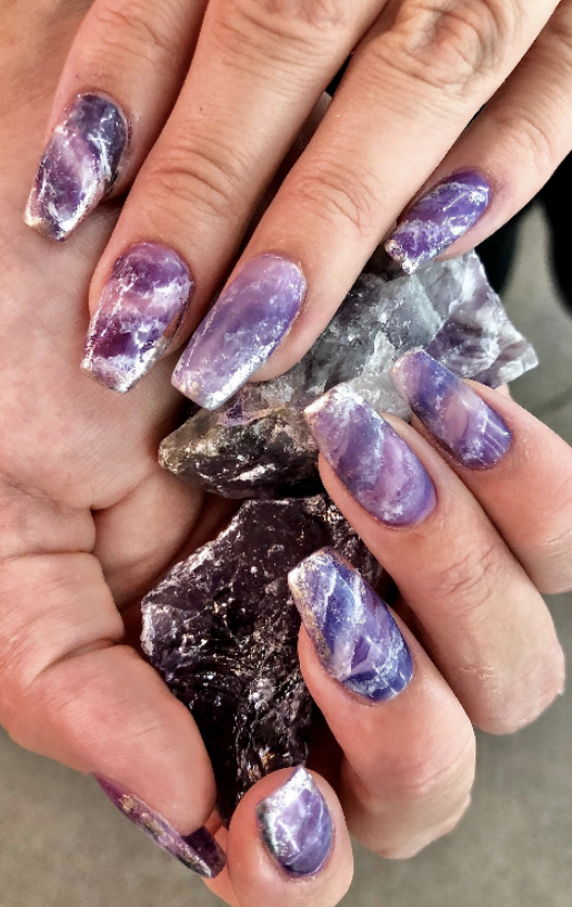 Nails with marble design 