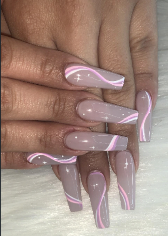 Beautiful Nail art in pink and purple